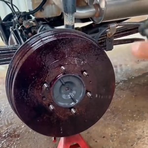 Universal Rust Remover Revitalizing Spray for Car Wheels & Metal Surfaces, Strong Decontamination, Smooth & Reliable | Trend Rush