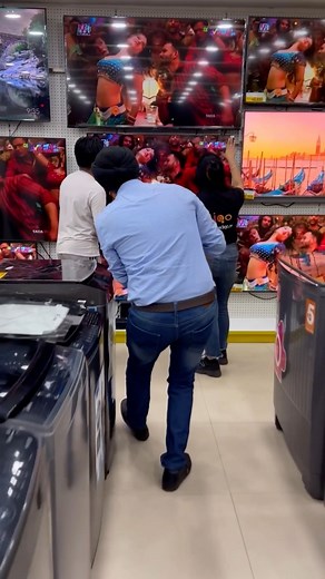 Davinder Singh on Instagram: "Raid at Chandigarh’s biggest electronics store, was selling 50 inch led tv in 5000/- | 7710310555 : 7087236602 . other locations : Liqo open box warehouse 📍Panchkula : SCO 384 , Sector 20 - 7710478667 📍 Kharar : SCO 45-46 , City Heart Market- 7087236604 📍Solan(Himachal) - Basement Amolak Towers, KFC complex ,bypass -9056011311"