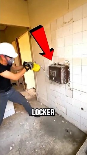 Found a Hidden Locker 💰📱#fitness #edit #shorts