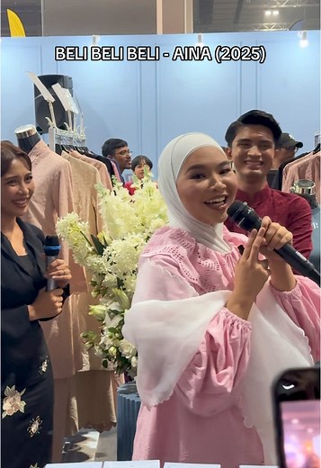 Peniaga Sopan dan Brunnera oleh Amber