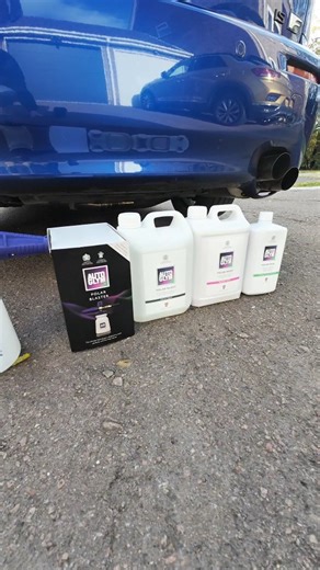 Carbon ISF on Instagram: "Don't be a pumpkin and get ghostly holograms in your paint. Use Autoglyms Polar Series for a decontamination, shampoo and sealant bath with minimal contact! 🎃👻 #autoglympolarseries #autoglym #detailing #autoglyminsiders #winterprep #paintprotect #snowfoam #polarblast #polarwash #polarseal #polarblaster #contactless"