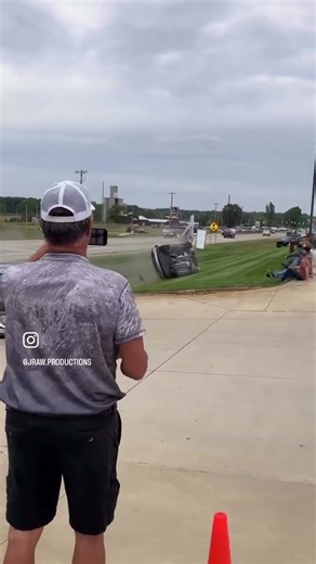 Mustang crashes leaving car show