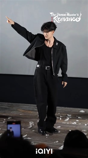 Allen Ren's dance moves? EPIC FIRE!🔥🔥 #iQIYIOriginal #无忧渡 #TheDemonHuntersRomance #任嘉伦 #AllenRen #RenJialun #costumedrama #cdrama | iQIYI