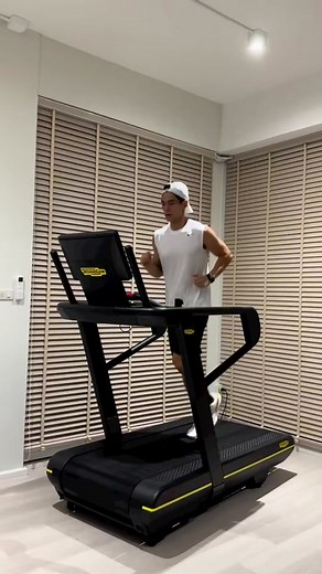 Effective Treadmill Warm-up Poses for Maximum Results