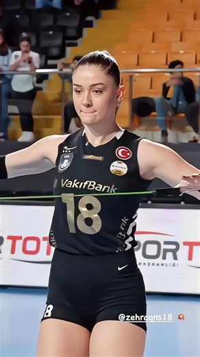 🇹🇷 زهرة غونِش – نجمة الكرة الطائرة التركية | السيرة الذاتية، المهارات وأبرز المحطات