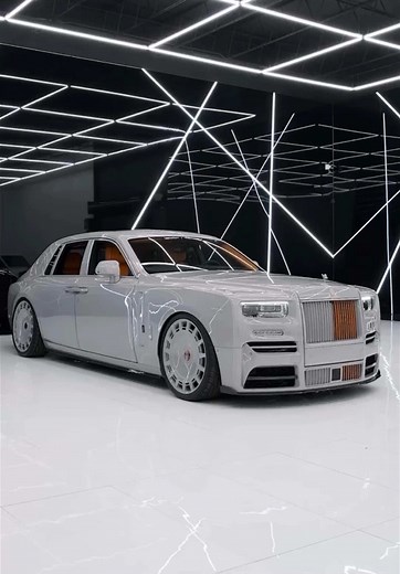 2025 Mansory Rolls Royce Phantom: A Luxury Review