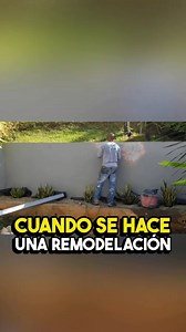 Cuidado al montar losas en paredes exteriores Esto es lo que tienes que hacer antes de instalar losas en una pared Ah... y antes de que se me olvide... Luis debió tener las gafas de seguridad puestas, pero les aseguro que luego de grabar se las puso #preguntaleacarly #remodelandobien #construccion #DIY #handywomen #handyman #contratista #mejorasalhogar #remodelacion #casa #decoracion #diseño #arquitecto #remodela #pr #hazlotumismo #losas | Carly Carrión