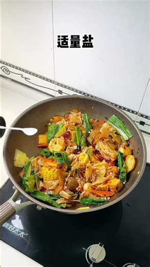 Cooking Spicy Hot Pot with a Disabled Hand: Delish & Inspiring