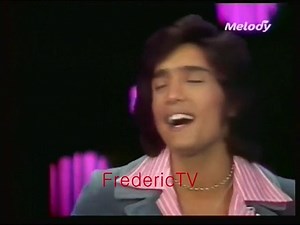 Jolie Milady Frédéric François je ne demande rien jolie milady qu'une nuit prés de toi jolie milady et avant le matin jolie milady tu me demandera pour revenir ici ho oui ho début pour une heure et puis tu me dira jolie milady se soir je rentre pas ho quite quitte quitte ta mére mais tes poupées aux grenier et vitte vitte vitte car tu perd tes plus belles années quite quitte quitte se miroir et fait face a la vie et vitte vitte vitte se soir avant que l'on t'oublie ta vie tu veux la vivre jolie 