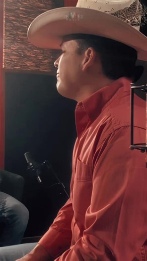 Me lo contaron ayer… 🥴🥃🔥 cálmateeee penco Leandro Ríos #puroremex 🎶 | Remex Music