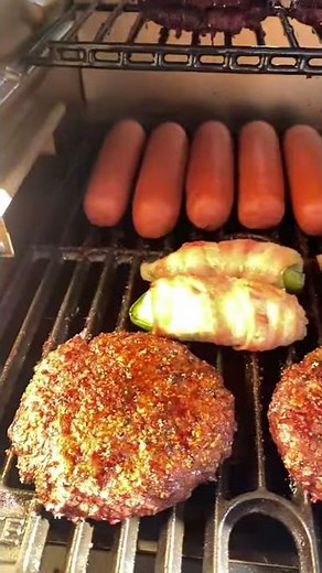 Masterbuilt Gravity Series 560 charcoal & smoker