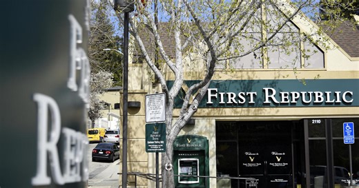 11 big banks rescue First Republic Bank with $30 billion bailout