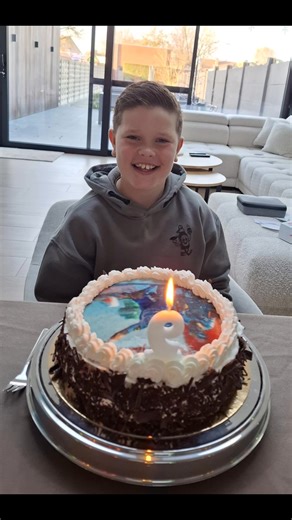 Hoeraaaaa Ferre 9 jaar 🥳 Zijn droom kwam uit, meegaan met zijn idool in een rally wagen 😍 Bedankt Paul Lietaer om hem een onvergetelijke dag te bezorgen vol herinneringen 🥰 | Vanessa Van Lanckere