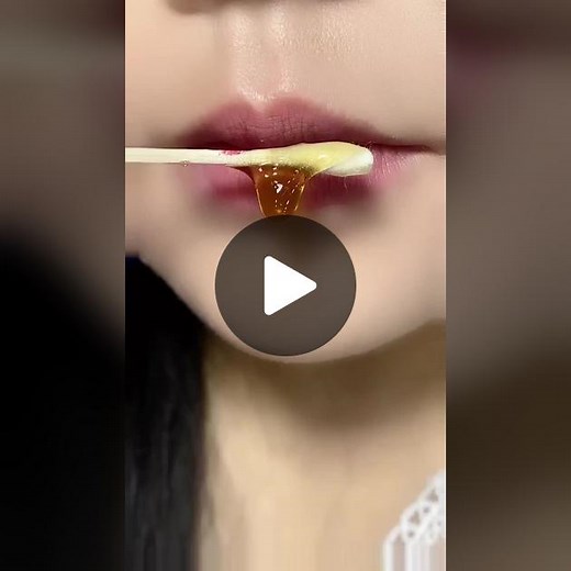 Golden Lip Treatment for Natural Glossy Shine