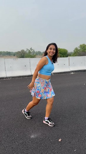 1.8M views · 45K reactions | Kya balance h ladki ka #reelsvideoシ #reelsviralシfb #reelsvideoシ #balance #couplegoals #acrobatics #stunt | Hoshiyar Singh | Facebook