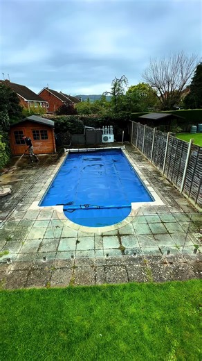 #aquacleanse washing a pool terrace patio with amazing results from @Equip2Clean hypo foam 🔥