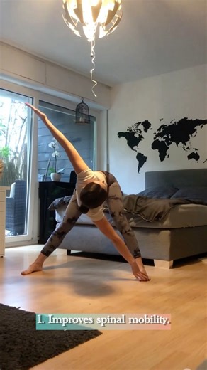 Home Stretching 🧘‍♀️ Become Flexible and Toned: 3 Effective Exercises!#fullbodystretching #shorts