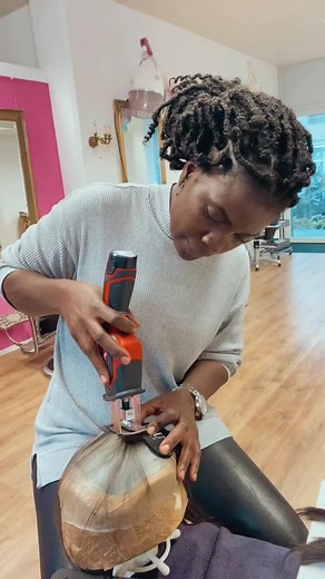 Hair Injection Machine for Lace Wigs | Eva Spiess