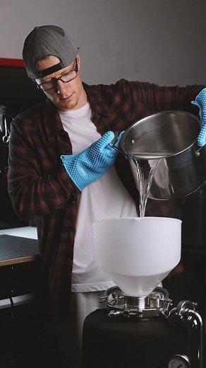 Cómo Limpiar un Fermentador Cónico de Acero Inoxidable