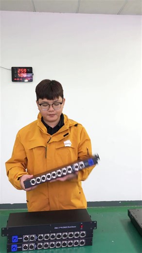 1 input 8 output DMX Distributor,Do you like this machine?#stages #stagelighting #stagedesign #dmx512 #dmxdistributor #partylight #clublight #eventlighting #outdoorlights #marslite