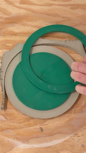 Make Perfect Round Plates with a Circle Plate Press