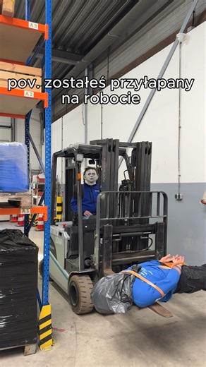 Nie horror, nie thriller... po prostu nocna zmiana na widlaku #halloween #funnyvideo #bonapi #halloweenmood | Bonapi Training Center