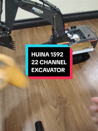 HUINA 1592 22 Channel Remote Control Excavator Toy