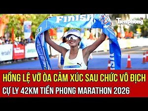 Hong Le was overwhelmed with emotion after winning the 42km race at the Tien Phong Marathon 2026.