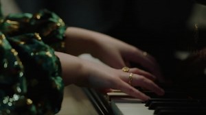 Merry Christmas Everyone 🎄🎅❤️ wishing you all beautiful time with your loved ones. Can’t wait to share the next chapter with you in the new year! | Freya Ridings