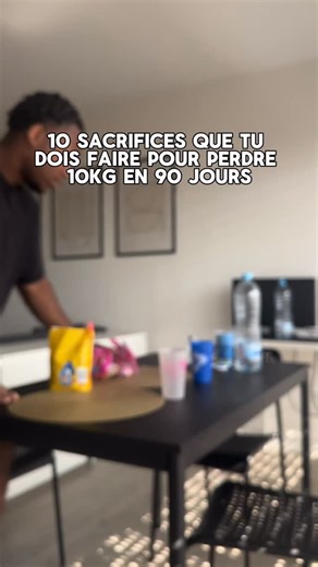 Coach sportif perte de poids | Saran on Instagram: "Regarde ça ↓ 1. Accepter que ta vie sociale ne soit plus la priorité pendant un moment Apéros improvisés, restos de dernière minute, repas pour faire plaisir. Pendant 90 jours, ton objectif passe avant le confort social. 2. Arrêter de manger au feeling Si tu fais confiance à ton ressenti actuel, tu fais confiance à ce qui t’a amené là. Structure > intuition (au moins au début). 3. Dire non à certains aliments, même si tu les aimes Pas pour touj