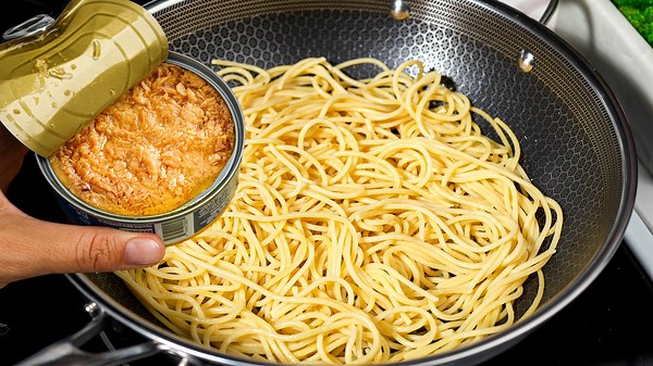 It's so delicious that you can cook it over and over again! Quick and easy!