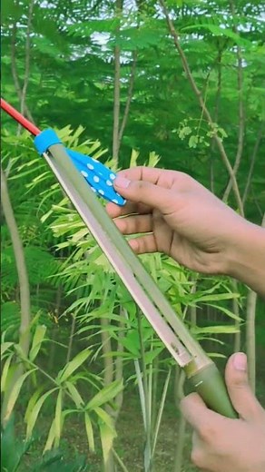 DIY Bamboo Creation with Colourful Balloon Slingleshot #Diy #Slingshot #bamboo