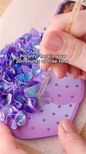 Keep your kids engaged and happily creating with this beautiful princess fabric poke it kit! 💖