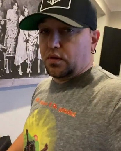 Little vocal studio tour for u guys with MUSIC KNOX and Mickey Jack Cones. | Jason Aldean