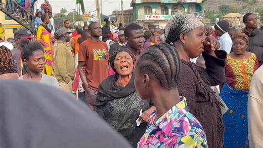 “The K!ll!ng is too much. God, where are You? We have cr!ed to You, we can’t do it alone.”💔💔— Elderly woman cr!es out to the government over the m@ssacr£ that happened in Jos, Plateau State.