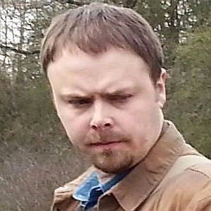 Stuart Ashen Girlfriend 2026: Dating History & Exes - CelebsCouples