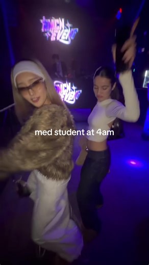 Not me having a crash out in the mid of the class 😭 #fyp #meme #relatable #medstudent #italy