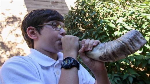 Rosh Hashanah 2025 begins Sept. 22 at sundown. Here’s what to know about the holiday