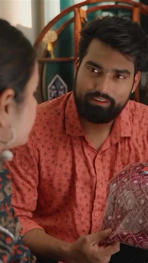 Moviehub on Instagram: "🤣Interesting Fact: Miracles from Heaven (2016), This deeply moving scene, where Angela (Queen Latifah) shows spontaneous kindness to Christy Beam (Jennifer Garner) and her daughter, is crucial for establishing a core theme of the film: that small, unprompted acts of human decency can be the biggest miracles. Director Patricia Riggen deliberately cast Queen Latifah to bring her established warmth and authenticity to the role of the waitress, ensuring that the emotional pi