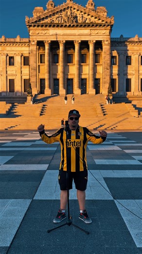 Ya disponible en todas las plataformas🫶🏻 Donde están mi gente de @PEÑAROL que hace el aguante ?💛🖤 #cumbia #cuandonoeracantante #comoantes #peñarol #uruguay🇺🇾