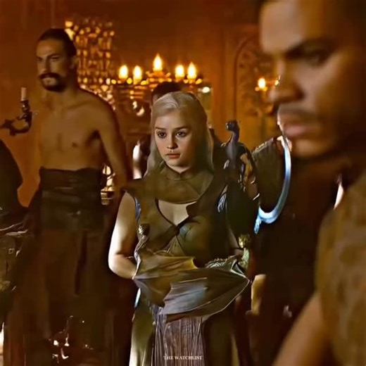 Ranjit Bhinde on Instagram: "瓷砖产生压力。瓷砖会轻微弯曲,从而产生机械应力。瓷砖内部的压电材料将这种应力转化力电能。 每一步都会产生少量电荷,而数百万步结合在一起就能产生足够的电力来驱动LED灯、数字显示屏和传感器。在像涩谷车站这样繁忙的地方,每天大约有240万个脚步为这一系统作出贡献。这些电能可以被储存或立即使用,从而减少对传统电力来源的依赖,并支持可持续的城市基础设施。这种方法将日常运动转化为实用的可再生能源。#日本#知识# 事实你知道吗 #推荐科技创新历史技术实验热门日本利用压电瓷砖将脚步转化为电能 Follow for more 日本利用压电瓷砖将脚步转化为电能。这些瓷砖捕捉来自你脚步的动能。当你行走时,你的重量和动作会对瓷砖产生压力。瓷砖会轻微弯曲,从而产生机械应力。瓷砖内部的压电材料将这种应力转化力电能。每一步都会产生少量电荷,而数百万步结合在一起就能产生足够的电力来驱动LED灯、数字显示屏和传感器。在像涩谷车站这样繁忙的地方,每天大约有240万个脚步为这一系统作出贡献。这些电能可以被储存或立即使用, 从而减少对传统电力来源的依赖,并支持可持续