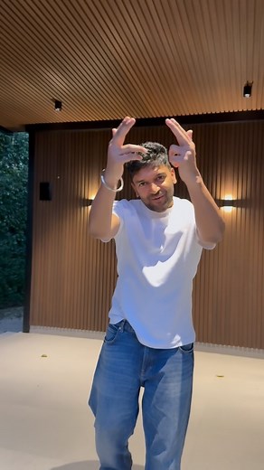 Guru Randhawa on Instagram: "Lahore is trending on Reels, thought of creating it for you all!! #gururandhawa #lahore #trending"