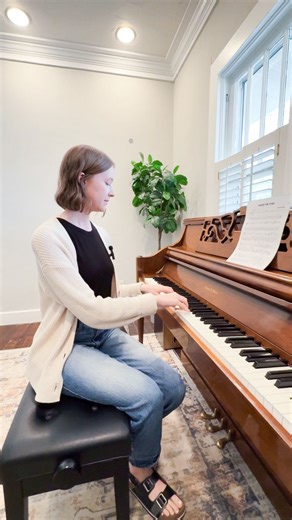 How to make music reading easy! Struggling to read new music? Megan’s sharing one of her favorite tips to make reading music a little easier (and a lot more fun)! #TeacherTips #MusicTips #MusicReading #CultivateMusicStudio #MusicLesson | Cultivate Music Studio