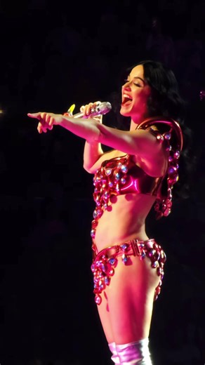 Katy Perry's Roar Performance at Lifetime Tour