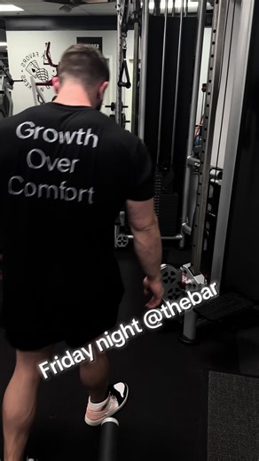 Friday night @ the bar 😈 #bar #fridaynight #workout #bodybybart