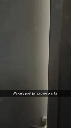 Jump Scare Prank on Instagram: "Imagine if there was a page dedicated to jumpscare pranks... Music by: @therealjimmyfm - ALOFOQUE #viral #trending #explore #jumpscare #pranks #scaredthemsilly #gotemgood #fearin4k #missonscarecomplete"