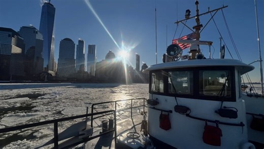 Ferries disrupted, icebreakers at work in New York