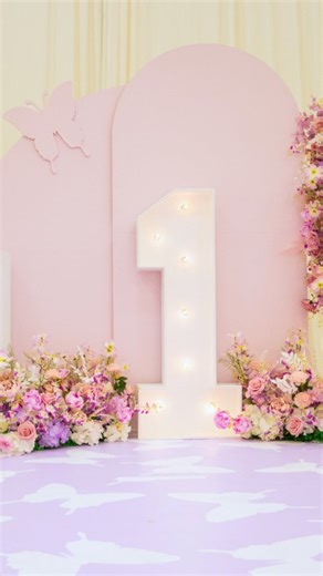 🎉Transform your event into an unforgettable spectacle with our magnificent Large Full Arch Collapsing Chiara Wall Panel! 🌟 🌸Whether it's a glamorous wedding, a lively party, or a corporate event, elevate your ambiance with this stunning backdrop that you can paint however you want to match your event.🖌️🖌️ ✨ Let our Chiara Wall Panels serve as the canvas for your creativity – adorn them with personalized signage, lush greenery, or cascading blooms for a dreamy garden feel. ✨ Their collapsibl