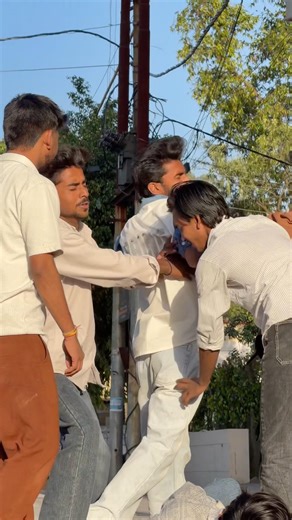 Halle Mai le raha tha 😅#trending #ytshorts #viral #viralvlogs #shorts