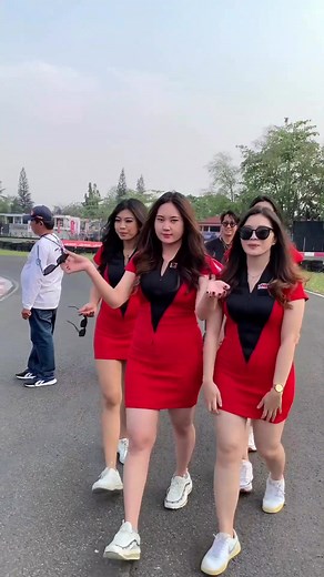 Umbrella Girl at OnePrix 2023 Road Race